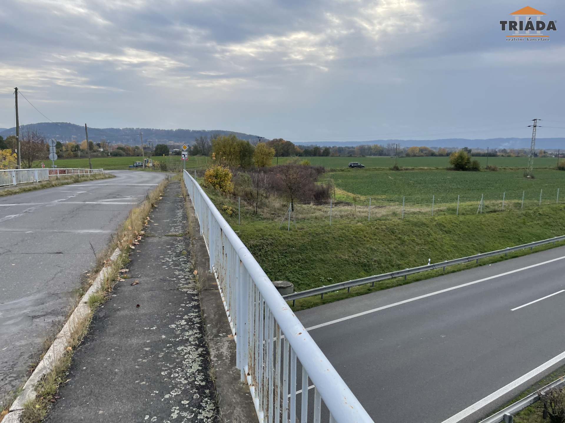 Prodej komerčního pozemku ve Čtveříně