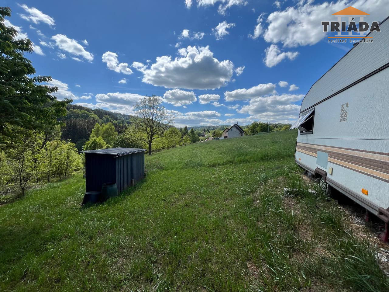 Prodej pozemků s krásným výhledem na stavbu RD v Nedvězí u Semil