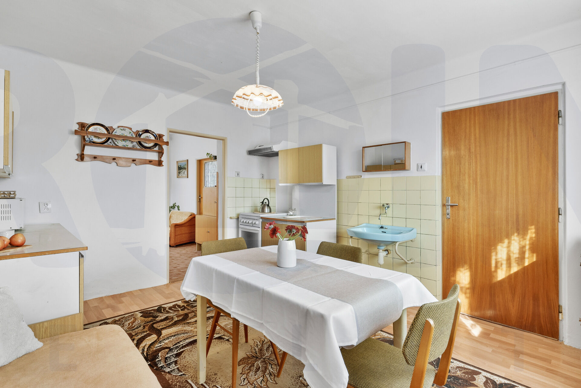 Prodej rodinného domu 4+1 o ploše 135 m2, s garáží a zahrádkou, Kosmonosy, volný IHNED