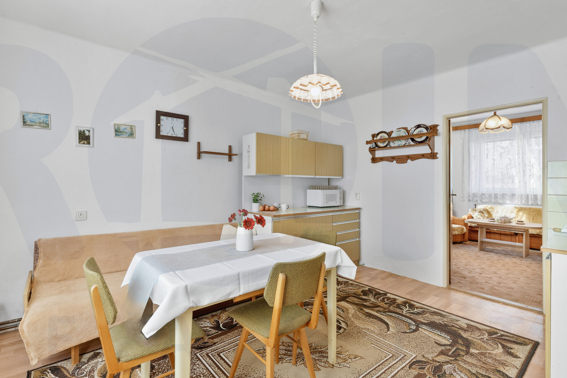 Prodej rodinného domu 4+1 o ploše 135 m2, s garáží a zahrádkou, Kosmonosy, volný IHNED