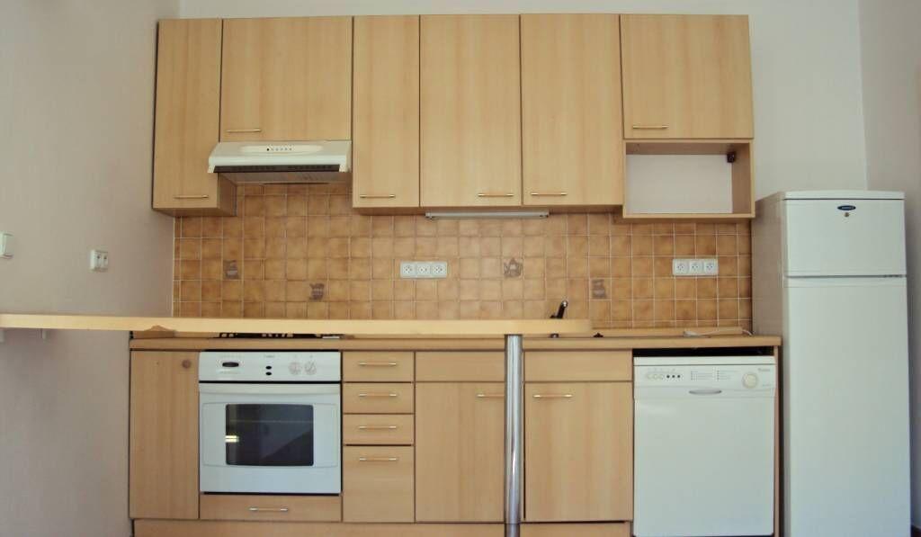 Světlý byt 2 + KK, 60 m2.