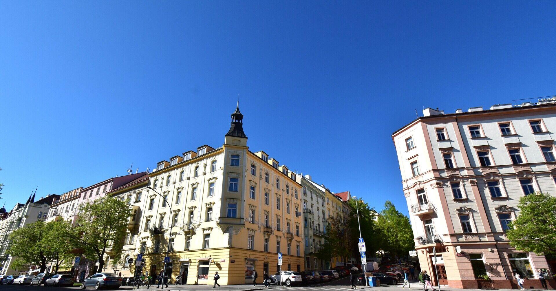 Světlý byt 2 + KK, 60 m2.