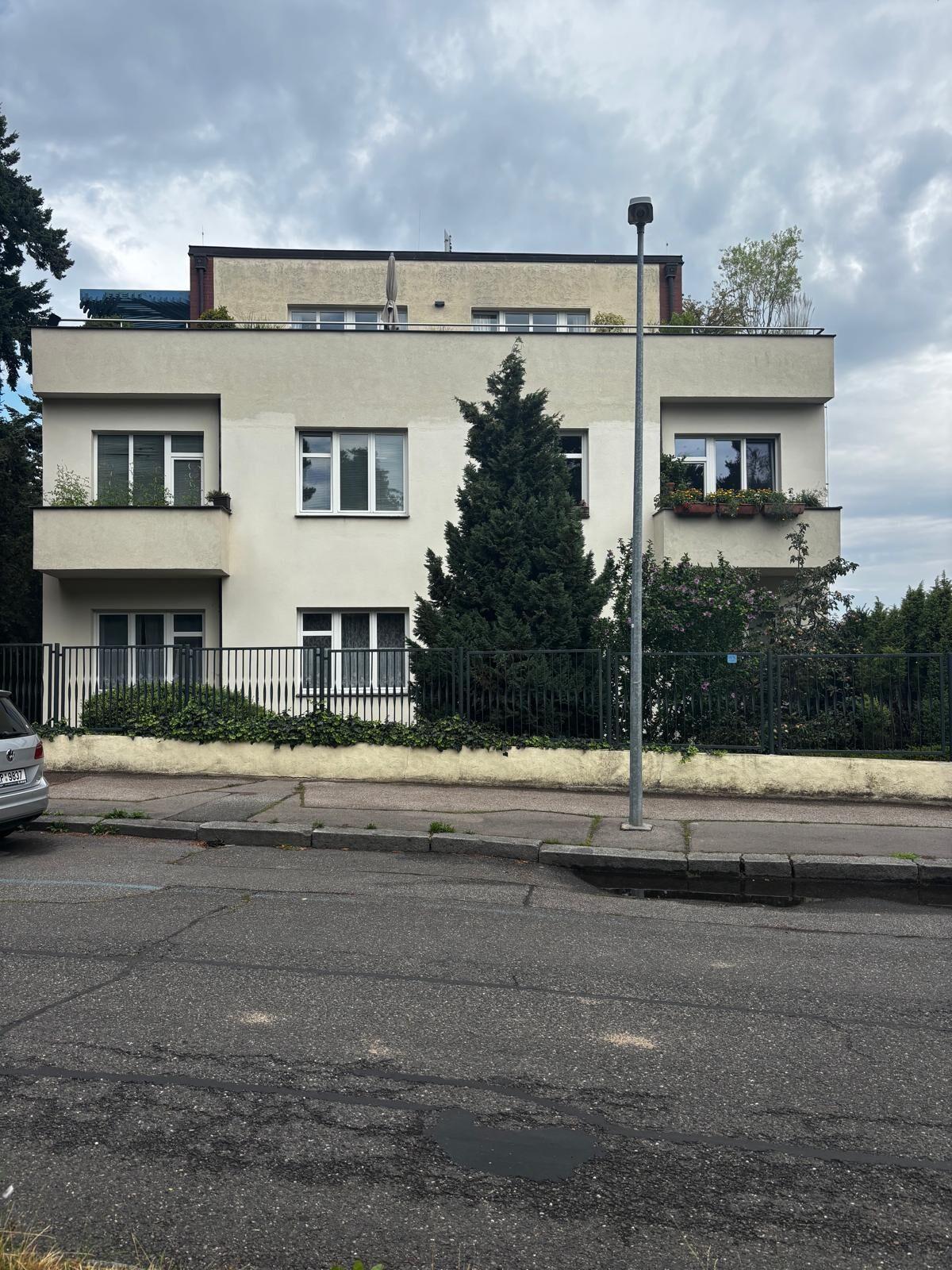 Nabídka pronájmu prostor 17 m2