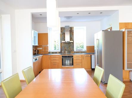 Pronájem domu/vily, 280 m²