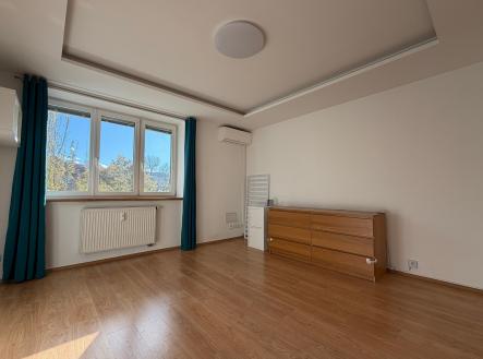 Pronájem bytu, 2+kk, 58 m²