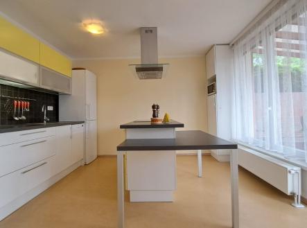 Pronájem domu/vily, 198 m²