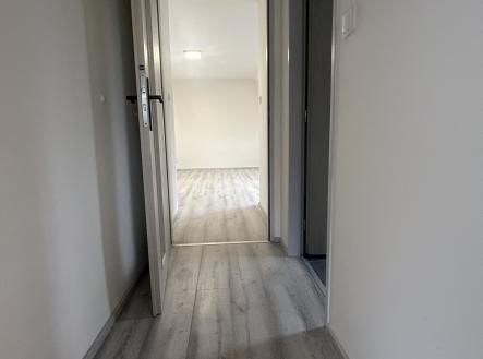 Pronájem bytu, 1+kk, 32 m²