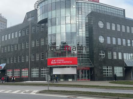 Pronájem kanceláře, 378 m²