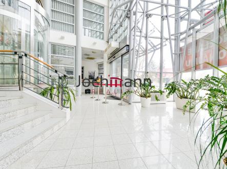 Pronájem kanceláře, 124 m²