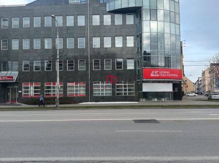 Pronájem kanceláře, 124 m²