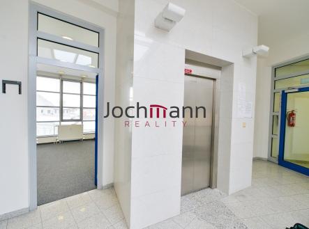 Pronájem kanceláře, 124 m²