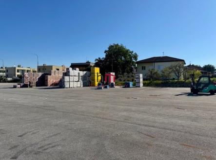 Pronájem komerčního objektu, sklad, 200 m²