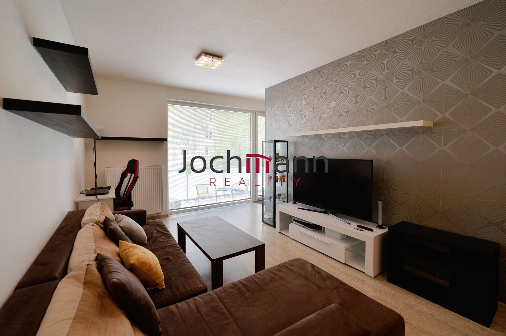 AD7DF268-18EA-42DA-A9AD-636A44187A4A