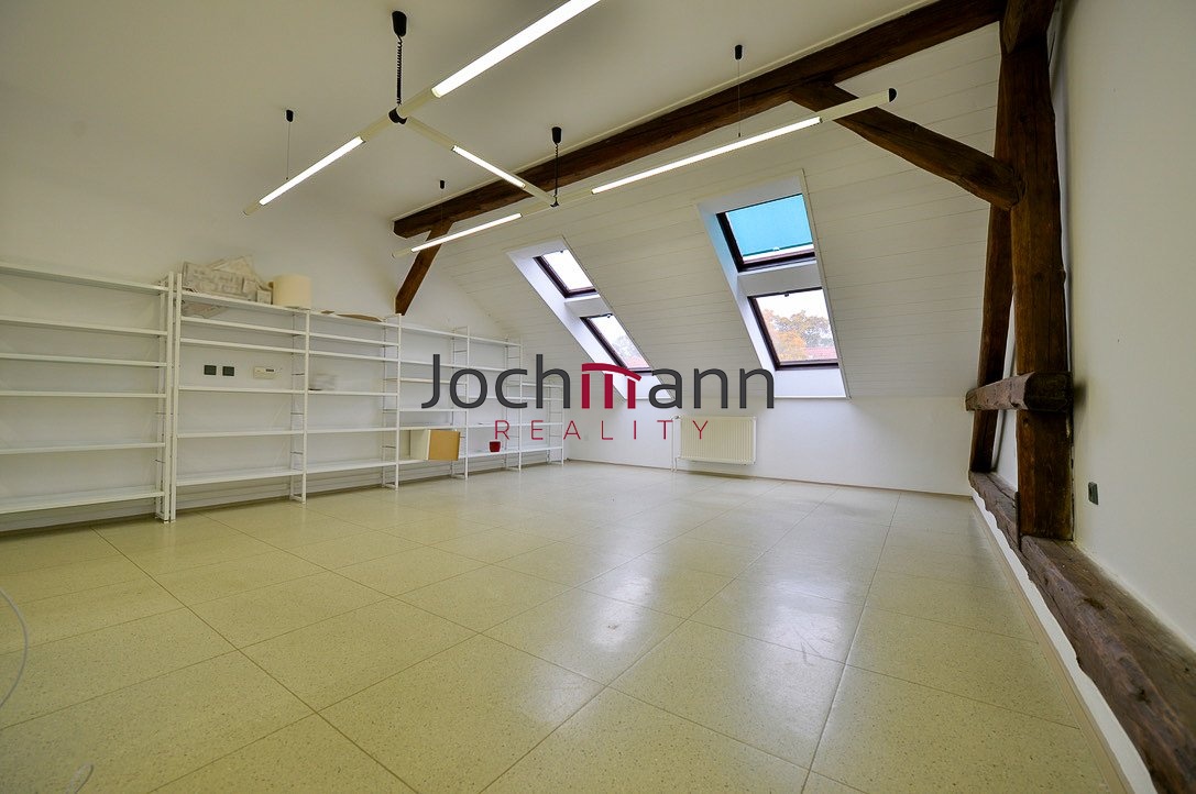 02B04E9D-4088-4545-B3E0-37C24F06904D_1_105_c