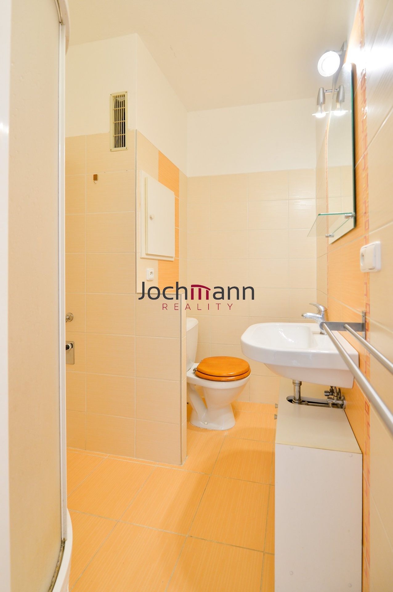 8E93D792-6ADA-4587-BCC9-653EB594AB3A