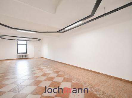 Pronájem obchodní prostory, 358 m²