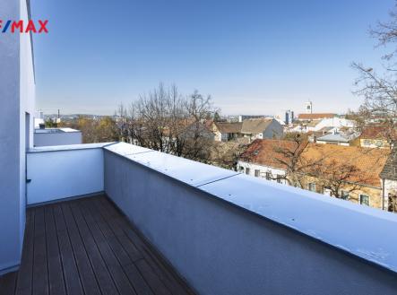 Pronájem bytu, 1+kk, 32 m²