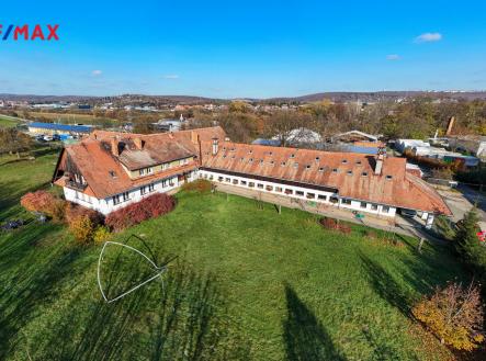 Pronájem skladovací prostor, 3 000 m²