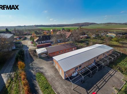 Pronájem skladovací prostor, 3 000 m²