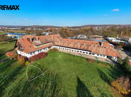 Pronájem skladovací prostor, 3 000 m²