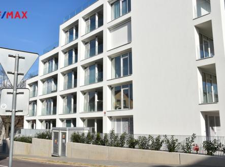 Pronájem bytu, 1+kk, 37 m²