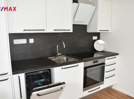 Pronájem bytu, 1+kk, 37 m²