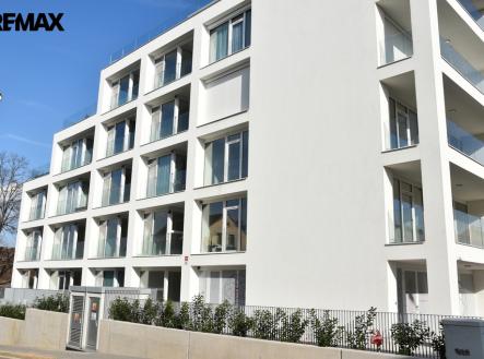 Pronájem bytu, 1+kk, 37 m²