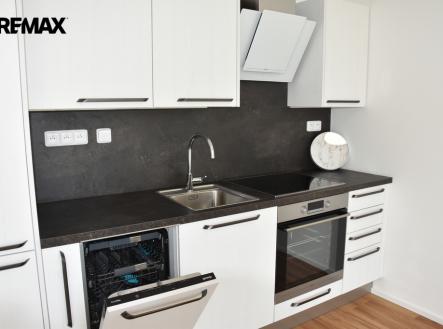 Pronájem bytu, 1+kk, 37 m²