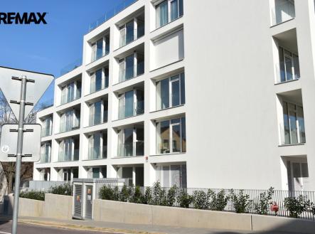 Pronájem bytu, 1+kk, 37 m²