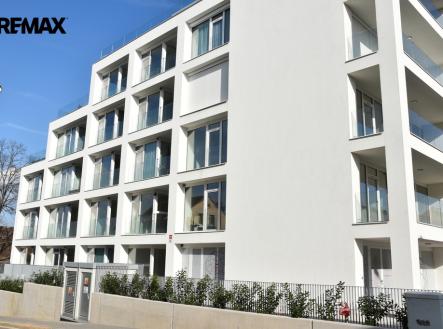 Pronájem bytu, 1+kk, 37 m²