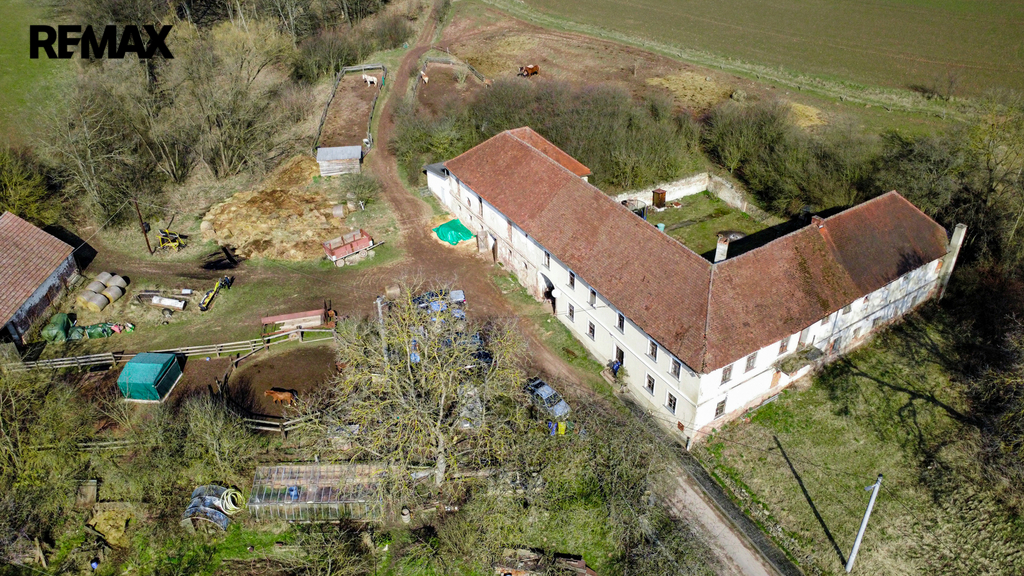 Usedlost Hluboké Dvory