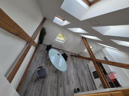 Pronájem bytu, atypický, 141 m²