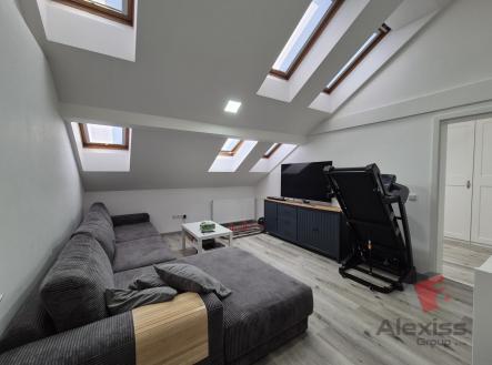 Pronájem bytu, atypický, 85 m²