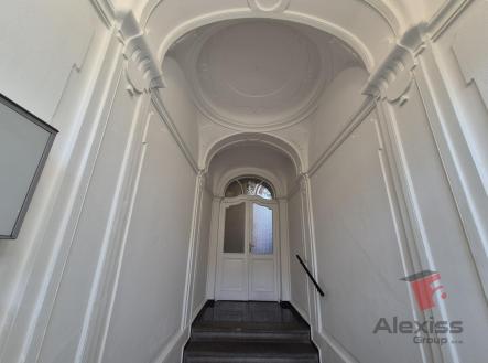 Pronájem bytu, atypický, 85 m²