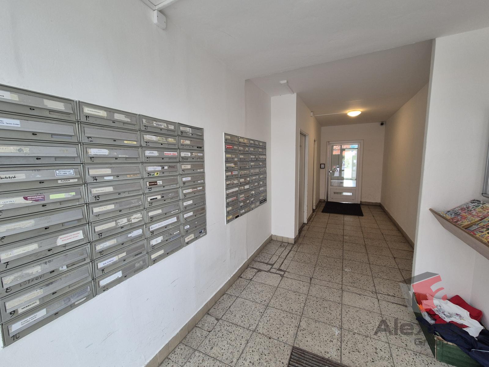 vstupní chodba domu.jpg