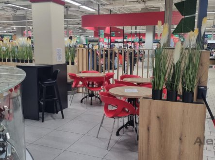 Zavedená cukrárna v Praze 6, kompletně vybavená provozovna v nákupním centru