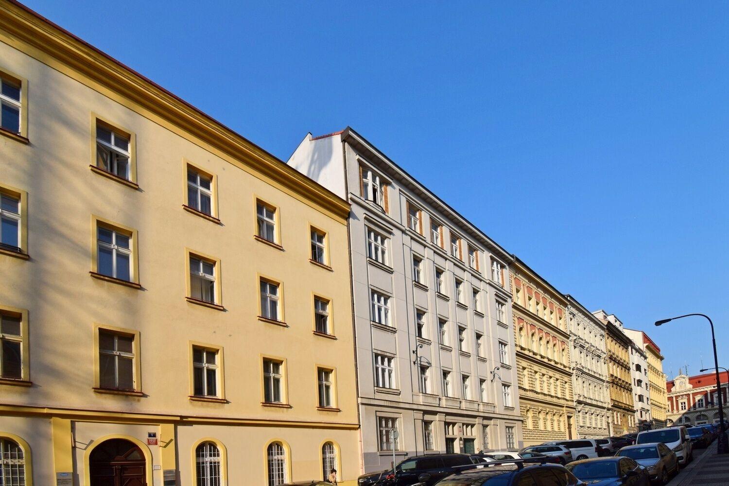 Kompletně zařízený 1+kk, 31 m2, nedaleko Václavského nám., Praha 2 – Nové Město