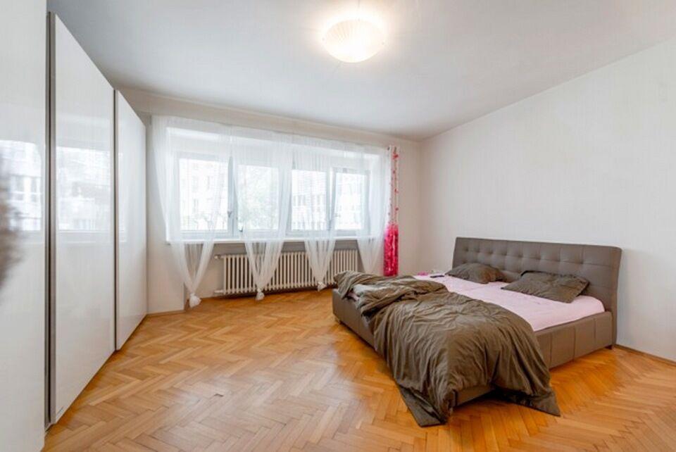 Velmi hezký a prostorný 3+1 s balkonem, 110 m2 Praha 6 Střešovice