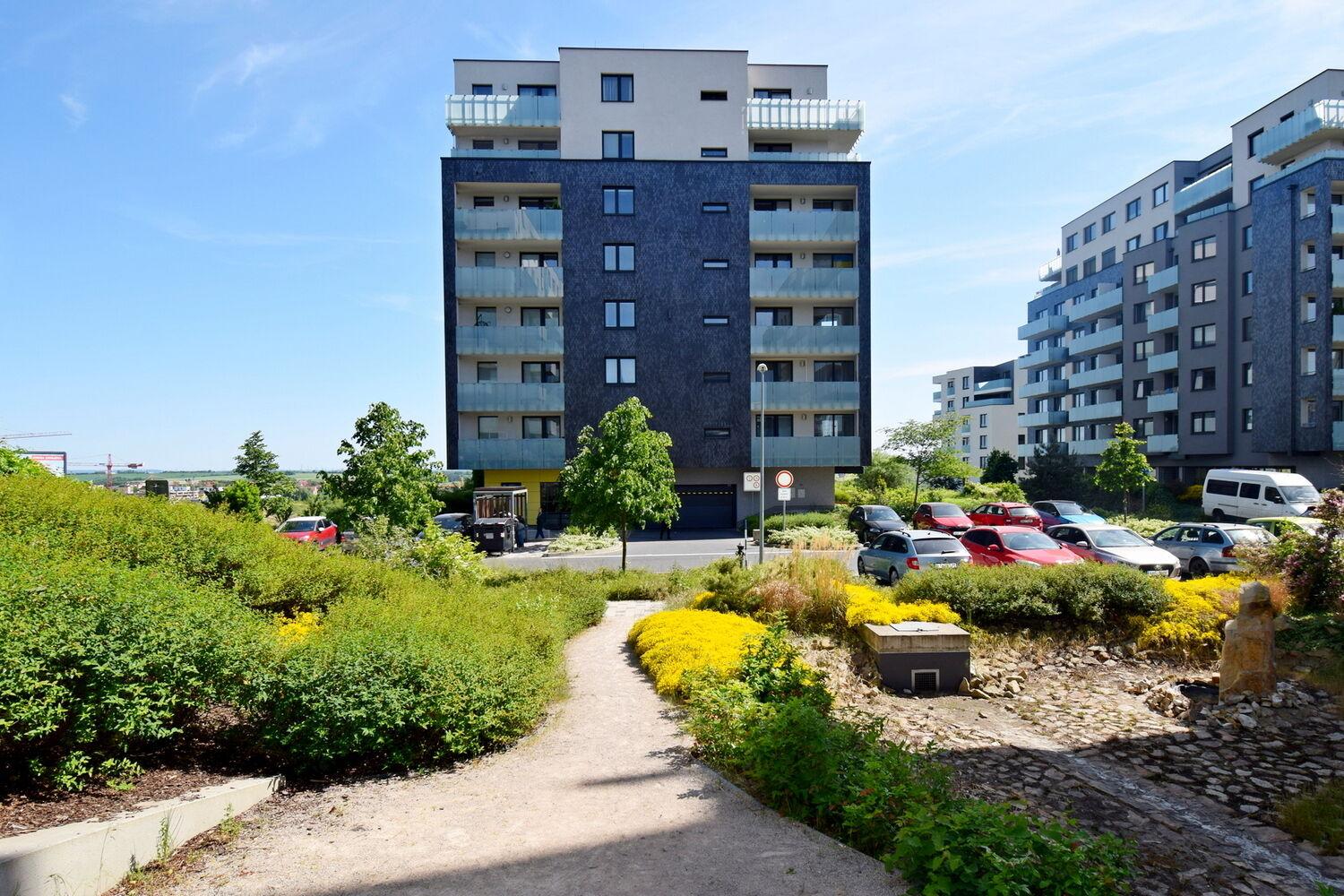 Krásný 2+kk s balkonem 58 m2 u metra Stodůlky, Praha 5