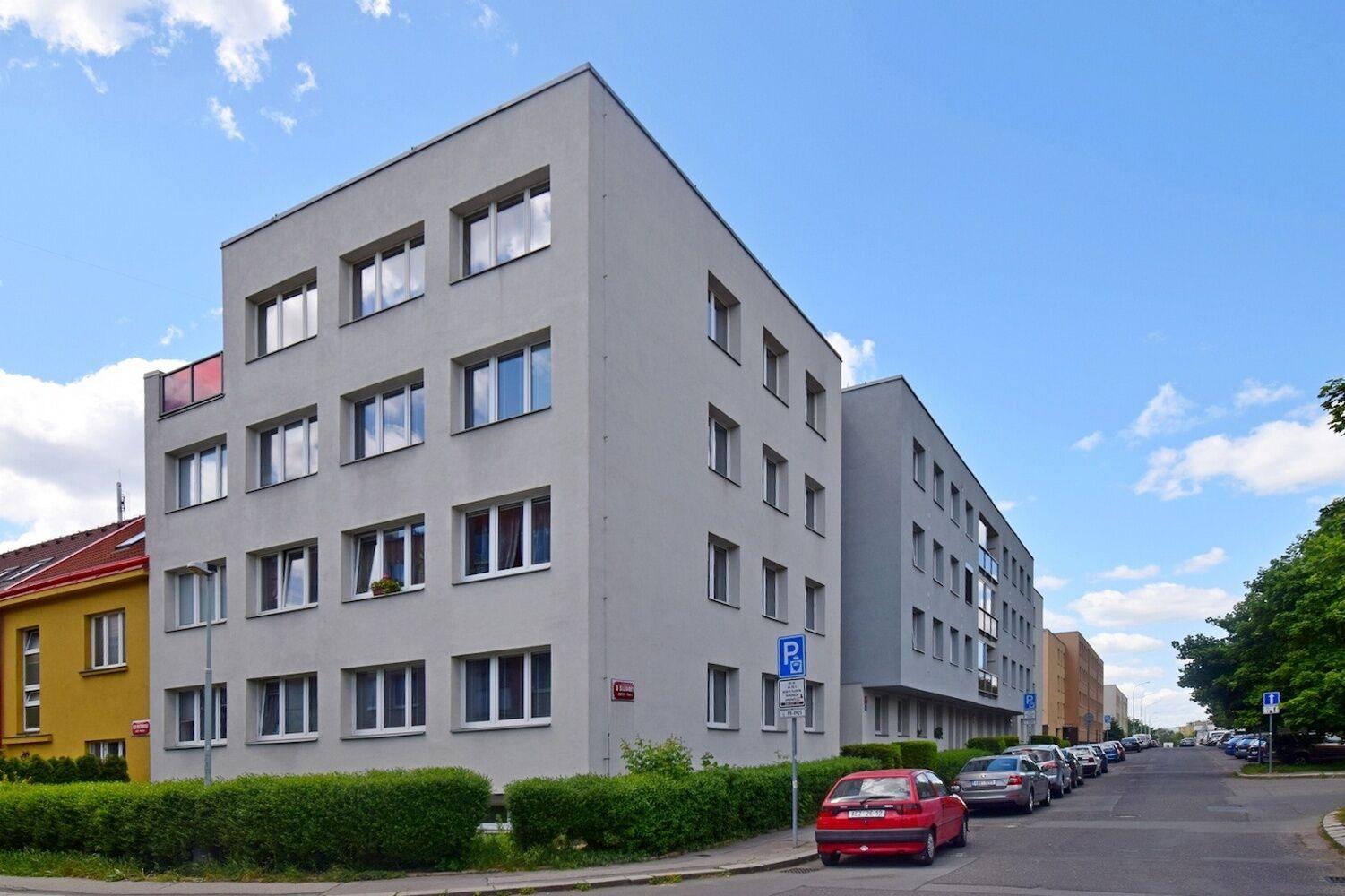 Prostorný 1+1, 48 m2, u metra Ládví, Praha 8