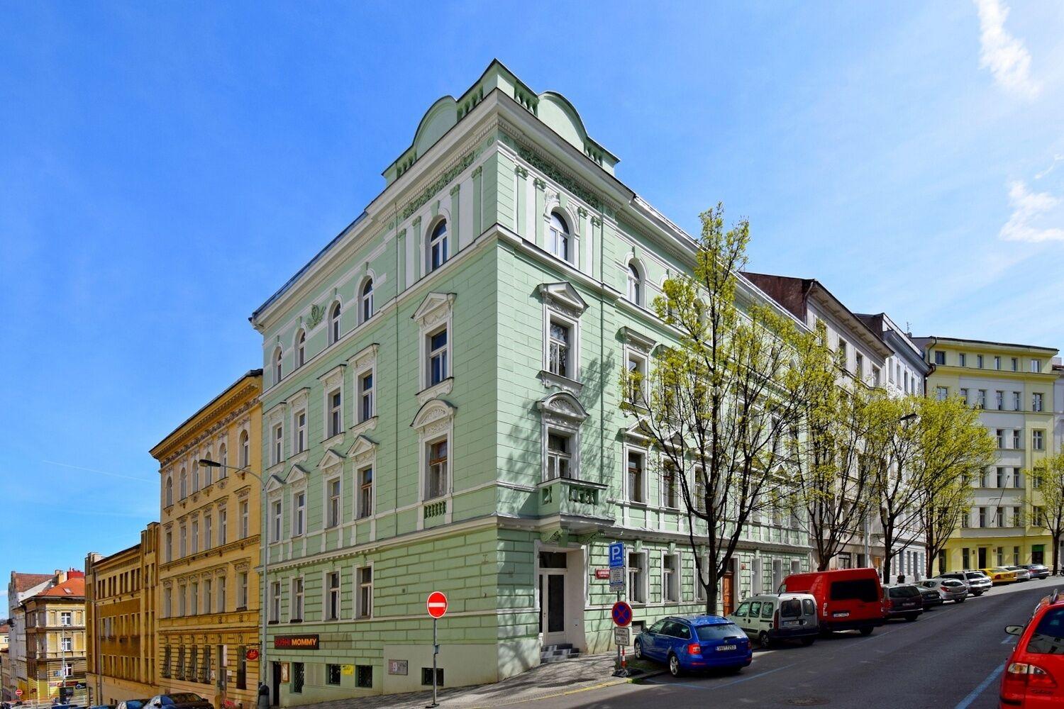 Prostorný 2+kk 63 m2 u Olšanského nám., Praha 3