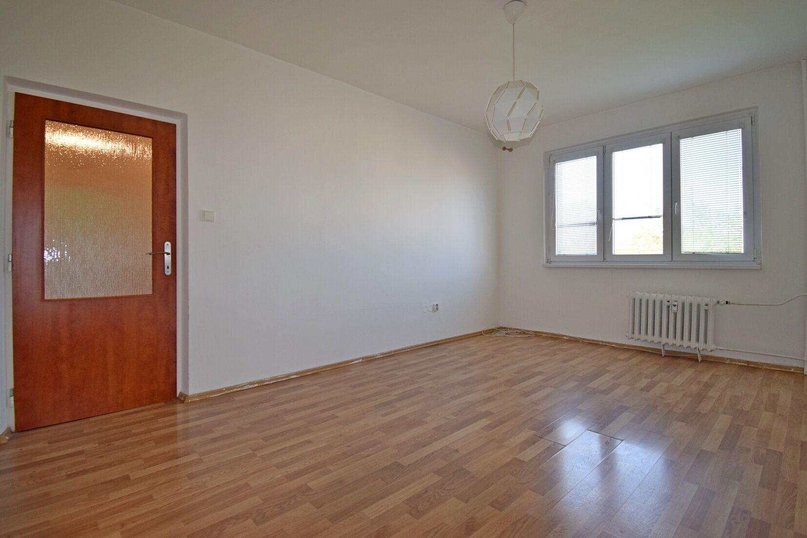 Nezařízený 2+1, 55 m2 u metra Petřiny, Praha 6
