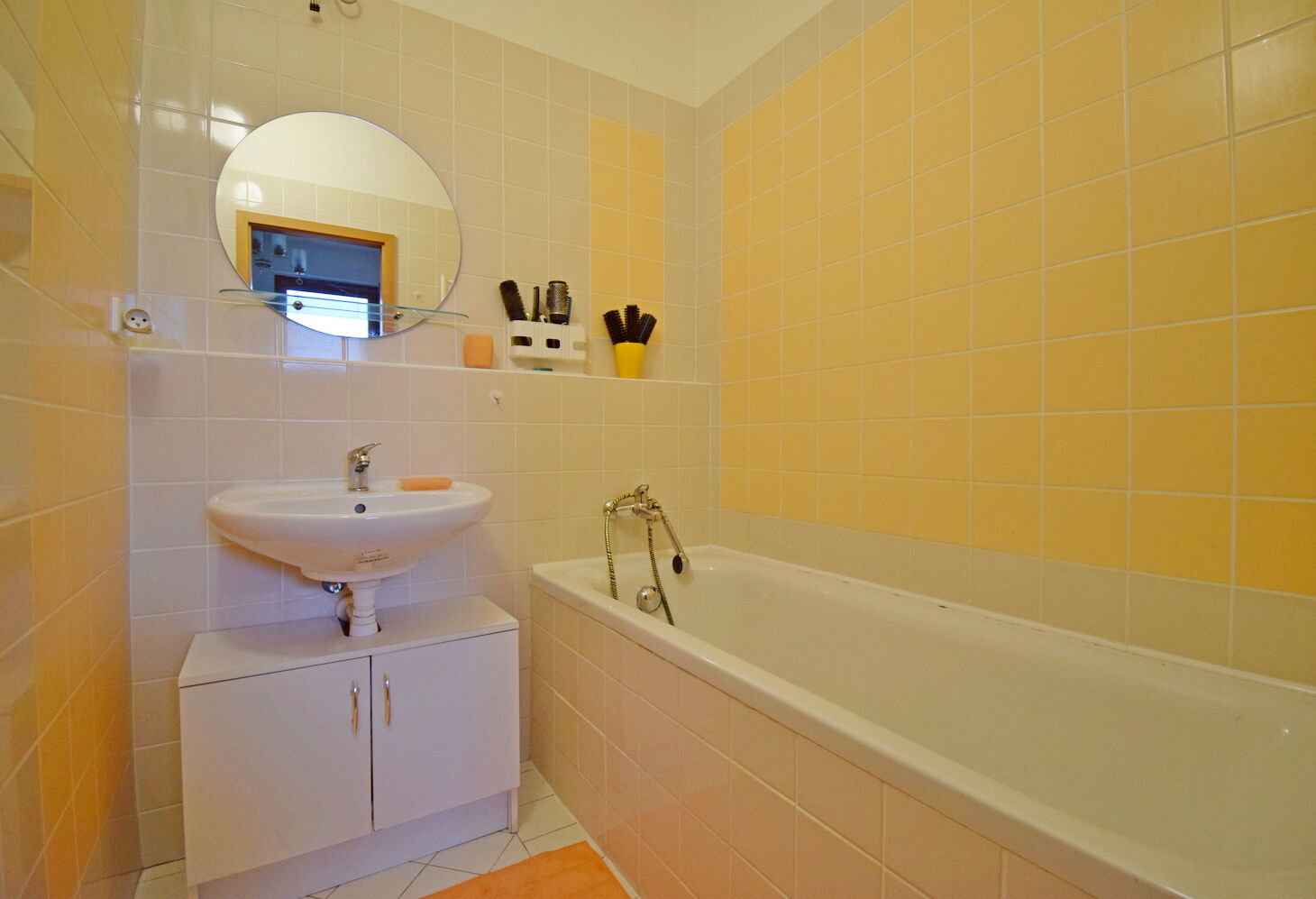 Kompletně zařízený 3+kk s balkonem a garážovým stáním v novostavbě Praze 9 Vysočany