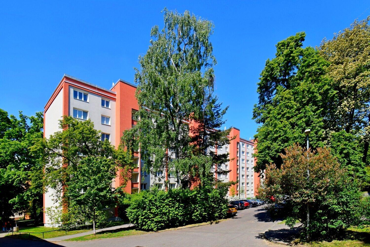 Nezařízený 2+1, 55 m2 u metra Petřiny, Praha 6 - Veleslavín