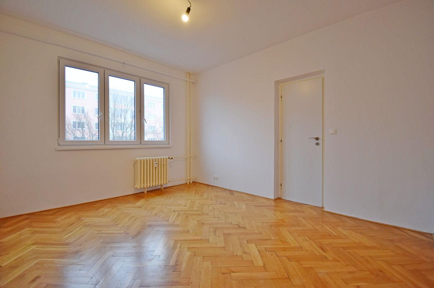 Nezařízený 2+1, 55 m2 u metra Petřiny, Praha 6 - Veleslavín