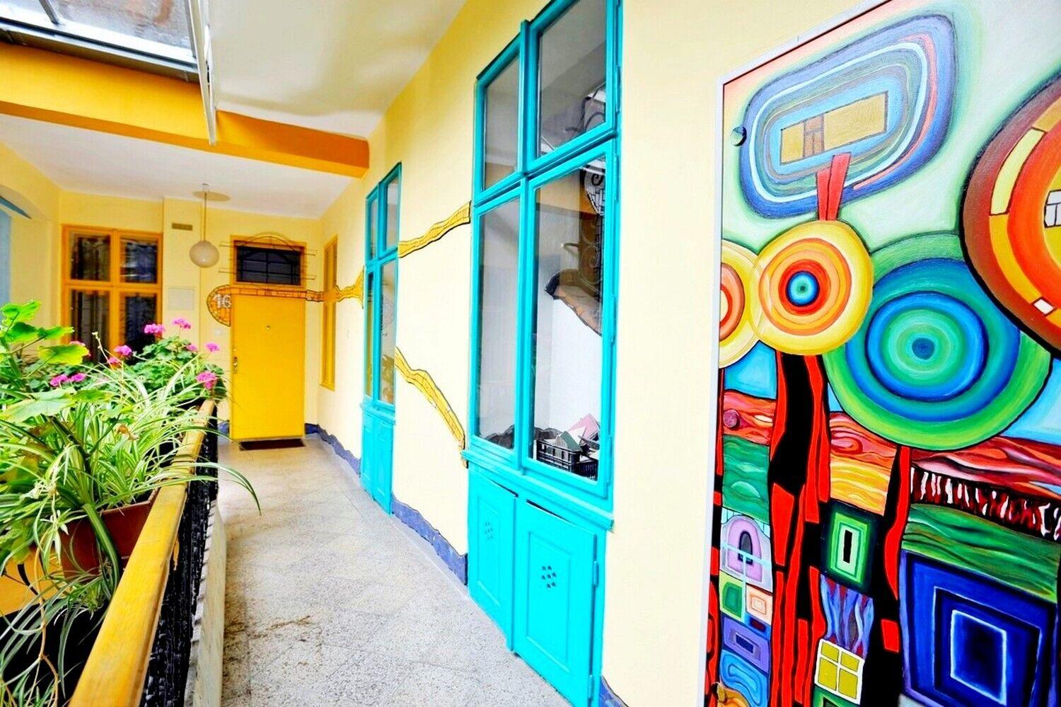 Nezařízený 1+kk, 38 m2 u metra Anděl, Praha 5 - Smíchov