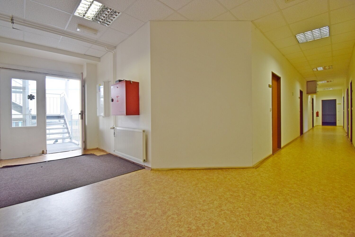 Pronájem 1 kanceláře, 20 m2 v Letňanech, Praha 9