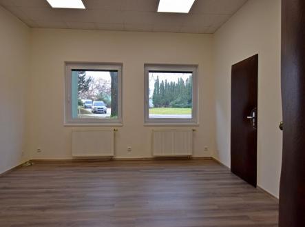 Pronájem kanceláře, 104 m²