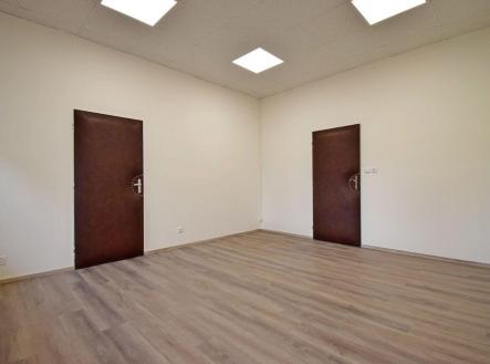 Pronájem kanceláře, 104 m²