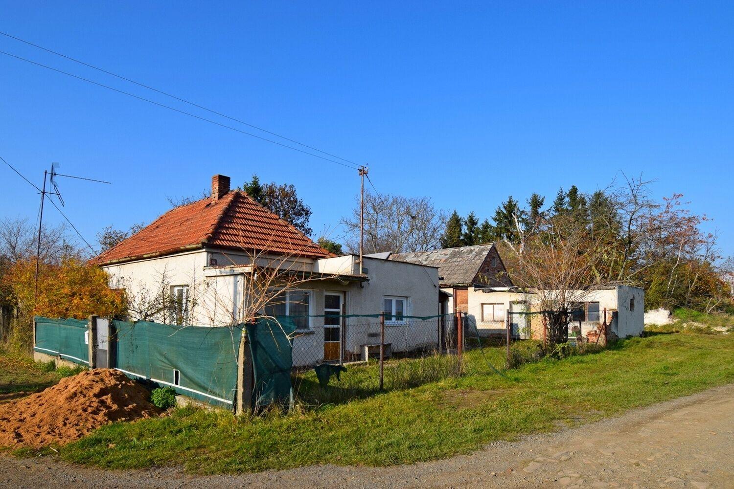 Zajímavá nemovitost uprostřed přírody, Praha 4 - Cholupice